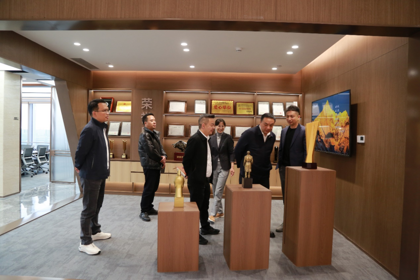 成都路橋與云南建投安裝股份有限公司舉行工作座談